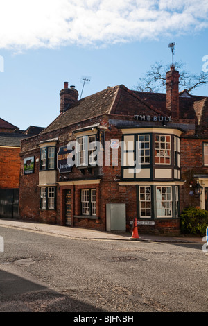 Die Bull Pub und Hotel im Zentrum von Wargrave, Berkshire, Großbritannien Stockfoto