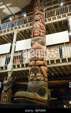 Das Innere des Pitt Rivers Museum Oxford UK Stockfoto