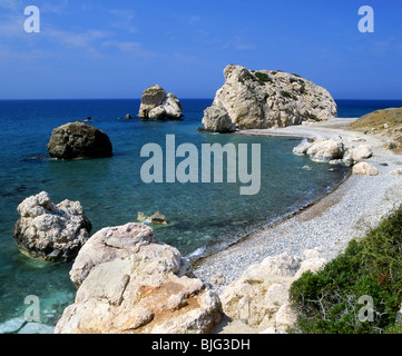 Petra Tou Romiou ("der Felsen des griechischen"), Aphrodites legendäre Geburtsort in Paphos, Zypern. Stockfoto