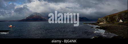 Die Cuillin Berge über Loch Scavaig, Isle Of Skye, Schottland Stockfoto