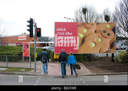 Ein Schild, Shopper, ein neuer Supermarkt in den Midlands, England UK. Stockfoto