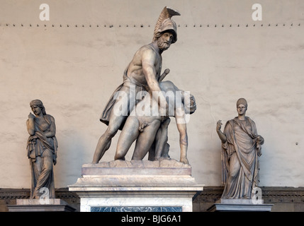Florenz, Toskana, Italien. Statuen von L-R Barbar Gefangener "Thusnelda" Menelaos hält den Körper des Patroklos und Roman Woman " Stockfoto