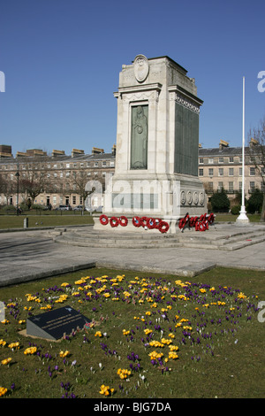 Stadt von Birkenhead, England. George Herbert Tyson Smith entworfen Kriegerdenkmal am Hamilton Square. Stockfoto