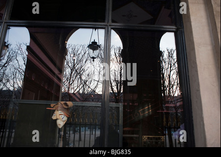 Paris, France, Shopping, Schaufenster, "Jardin du Palais Royale", Mode-Luxus-Designer-Fenster Reflexionen Stockfoto