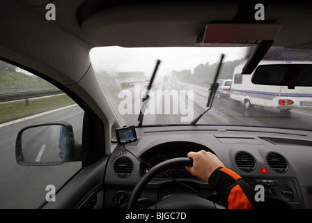 Verkehr bei schlechter Sicht, München, Bayern Stockfoto