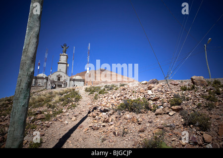 Kapelle an der Spitze des Cerro Rico Mine Berges, Santa Rita, Potosi, Altiplano, Anden, Bolivien, Südamerika Stockfoto