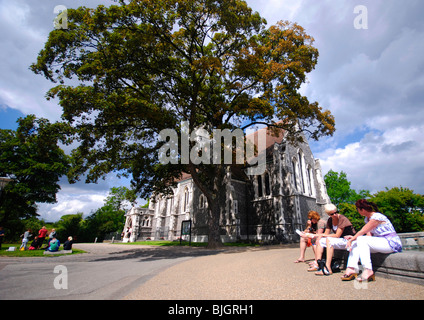 St. Alban-Kirche (Dänisch: Albanskirken, auch bekannt als die englische Kirche), anglikanische Kirche nächsten Gefion Fountain in Kopenhagen, Dänemark. Stockfoto