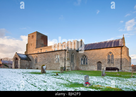 All Saints Church in Morston nach leichten Winter Schneefall Stockfoto