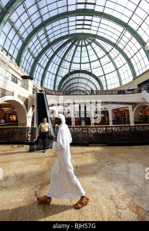 Das Innere der Mall of the Emirates, Dubai, Vereinigte Arabische Emirate Stockfoto