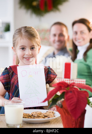 Milch und Kekse für den Weihnachtsmann Stockfoto