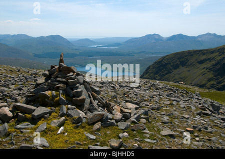 Killary Harbour und die Connemara-Gipfel aus Ben Bury, Mweelrea Berg, County Mayo, Irland Stockfoto