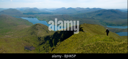 Killary Harbour aus dem Osten Südgrat Mweelrea Berg, County Mayo, Irland Stockfoto