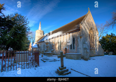 St Michaels Church in Stockton im Winter Schneefall nach Norfolk-Landschaft Stockfoto