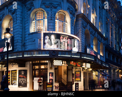 Fassade des Novello Theatre in Aldwych, Covent Garden, London Stockfoto