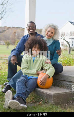 Familie auf Veranda Stockfoto