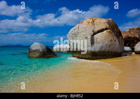 Kleiner Strand zwischen Felsbrocken, die Bäder, Virgin Gorda, Britische Jungferninseln, der Bäder-Nationalpark, Karibik Stockfoto