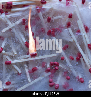 Spiele in einem Eisblock eingefroren Stockfoto