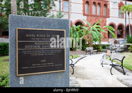 Plaque zeigt als National Historic Landmark Hotel Ponce de Leon in St. Augustine Florida Stockfoto