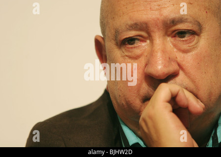 Französischer Bildhauer Christian Boltanski bei der Einführung der Preisträger 2006 Praemium Imperiale-Kunstpreise. Stockfoto