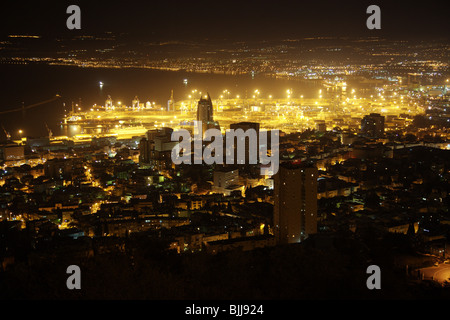 Haifa Bucht-Bereich in der Nacht Stockfoto