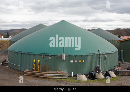 Biogas Lagertanks auf einer Farm, die Erzeugung von Energie aus Abfall Stockfoto