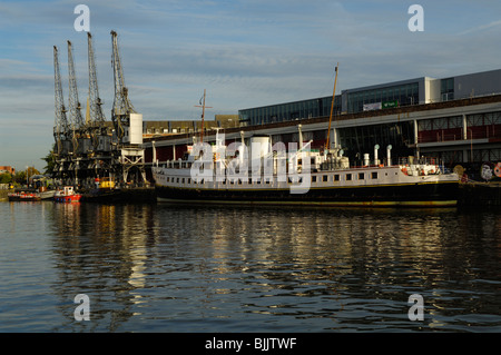 Das Kreuzfahrtschiff Balmoral an ihrem Liegeplatz an der Princes Wharf in Bristol Floating Harbour, Bristol, England Stockfoto