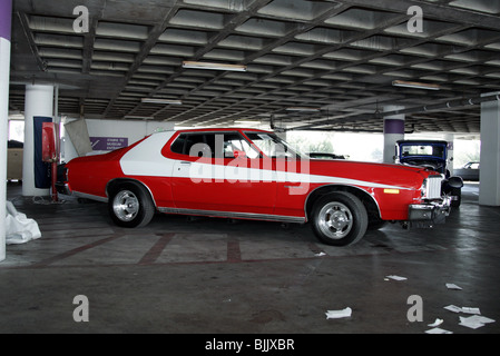 STARSKY & HUTCH & 1975 FORD GRAN TORINO GEORGE BARRIS Sammlung von KU PETERSEN MUSEUM LOS ANGELES USA 13. Mai 2005 Stockfoto