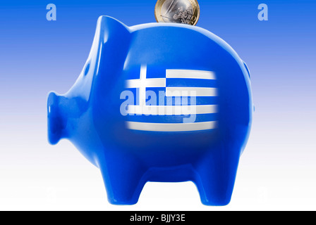 Sparschwein mit einer griechischen Flagge und Euro Münze, die symbolisch für Griechenlands Rettung Politik Stockfoto