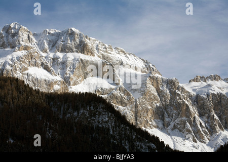 Cliff steht Gruppo del Sella Sella Gruppe Val Gardens Wolkenstein Dolomiten Italien Stockfoto