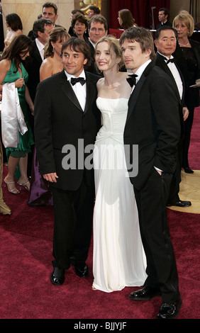 RICHARD LINKLATER JULIE DELPY & ETHAN HAWKE 77TH ANNUAL ACADEMY AWARDS TH HOLLYWOOD LOS ANGELES USA 27. Februar 2005 Stockfoto