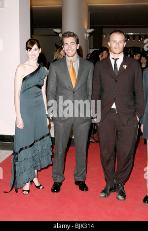 ANNE HATHAWAY JAKE GYLLENHAAL & HEATH LEDGER BROKEBACK MOUNTIAN PREMIERE. PALAZZO DEL CINEMA LIDO Venedig Italien 02 MB Stockfoto