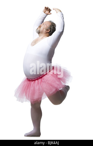 Übergewichtigen Mann im Tutu tanzen und Lächeln Stockfoto