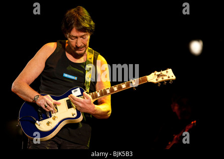 Britischer Sänger und Songwriter Chris Rea live Auftritt in der Konzerthalle im KKL in Luzern, Schweiz, Europa Stockfoto