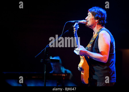 Britischer Sänger und Songwriter Chris Rea live Auftritt in der Konzerthalle im KKL in Luzern, Schweiz, Europa Stockfoto