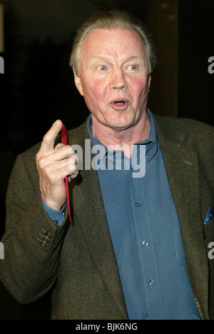 JON VOIGHT MARRIED JUST FILM PREMIERE LA ARCLIGHT CINERAMA DOME HOLLYWOOD LOS ANGELES USA 8. Januar 2003 Stockfoto