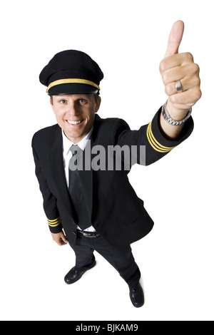 Pilot Stand mit Arme gekreuzt lächelnd Stockfoto