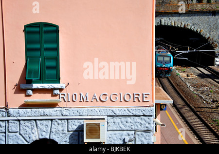 Riomaggiore Bahnhof Cinque Terre Italien Stockfoto