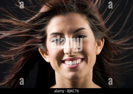 Nahaufnahme von Frau singt Stockfoto