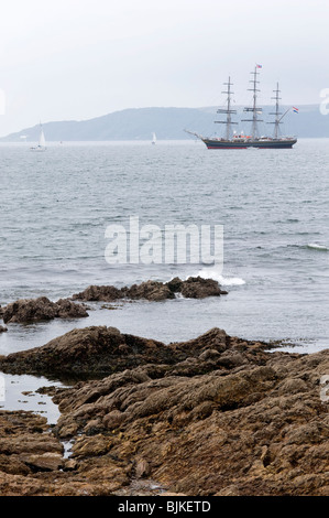 Drei-Mast-Segelschiff vor Anker in Plymouth Sound, Devon UK Stockfoto