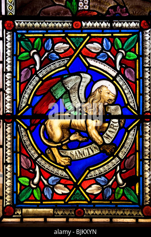 Der Löwe von San Marco schmückt viktorianischen Ära Glasmalerei in der Holy Trinity Church (Old Parish Church) in Sunderland, England Stockfoto