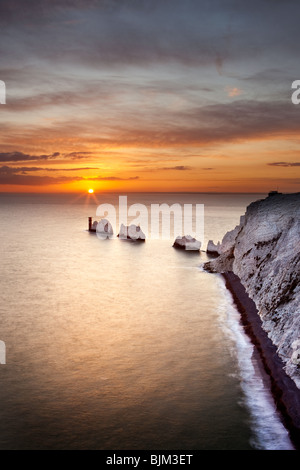 Sonnenuntergang über die Nadeln. Isle Of Wight, England, Vereinigtes Königreich Stockfoto