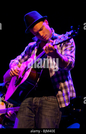 Der britische Sänger und Songwriter Jamie Scott live im Club Kaufleuten in Zürich, Schweiz Stockfoto