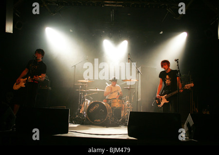 Die deutsche Punkrock-Band Itchy Poopzkid live in der Schueuer Halle, Luzern, Schweiz Stockfoto