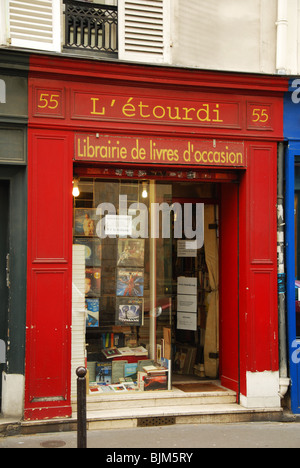 bunt Buchhandlung Front Montmartre Paris Frankreich Stockfoto