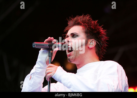 Dero Goi, Sänger und Frontmann der deutschen Band Oomph, die live beim Heitere Open Air in Zofingen, Aargau, Schweiz, E Stockfoto