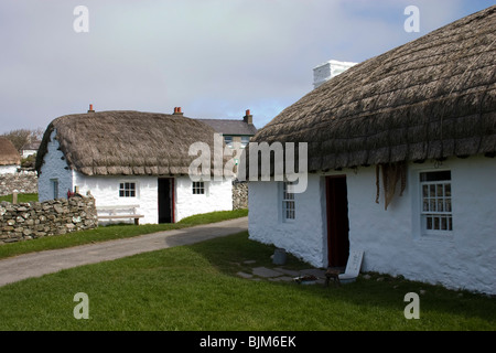 Cregneash traditionelle manx Dorf strohgedeckten Hütte Insel Man Anziehung uk gb Stockfoto