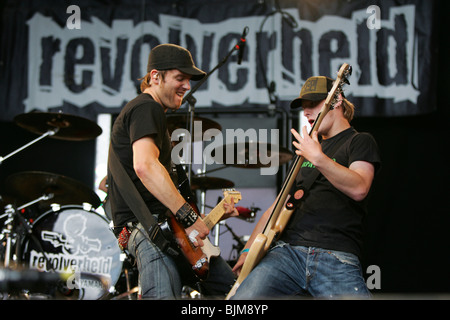 Niels Groetsch, Gitarrist der deutschen Pop-Rock-Band Revolverheld live auf dem Heitere Open Air in Zofingen, Aargau, Schweiz Stockfoto