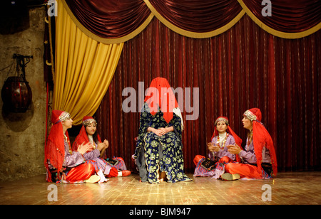 Folklore-Abend im Sarapsa Han, Alanya, Türkei Stockfoto