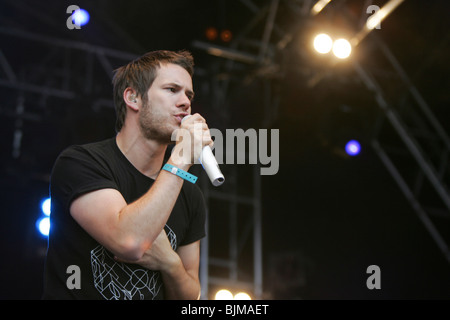 Johannes Strate, Sänger und Frontmann der deutschen Pop-Rock-Band Revolverheld live auf dem Heitere Open Air in Zofingen, Aargau, Stockfoto
