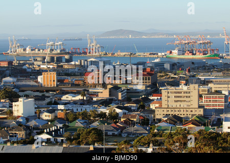 Das Vorland und die Schifffahrt Container-terminal im Hafen von Cape Town South Africa Stockfoto